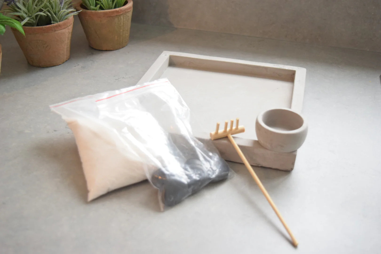 VELORA Desk Zen Garden