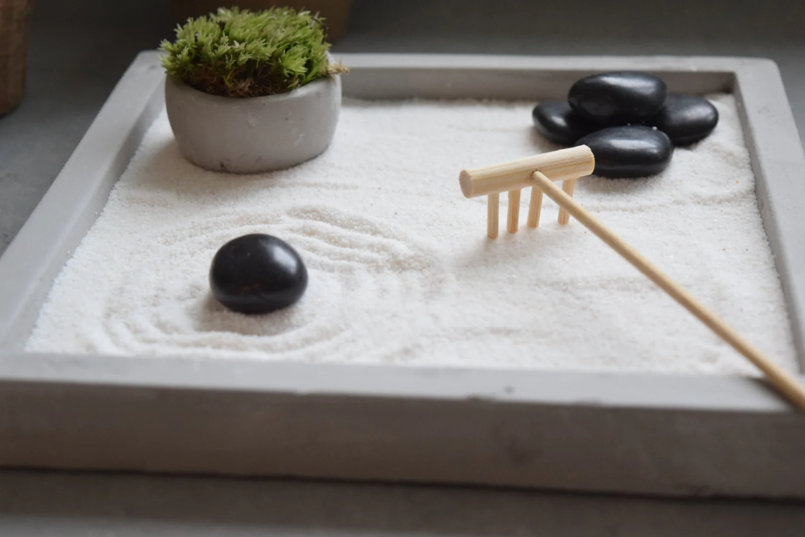 VELORA Desk Zen Garden