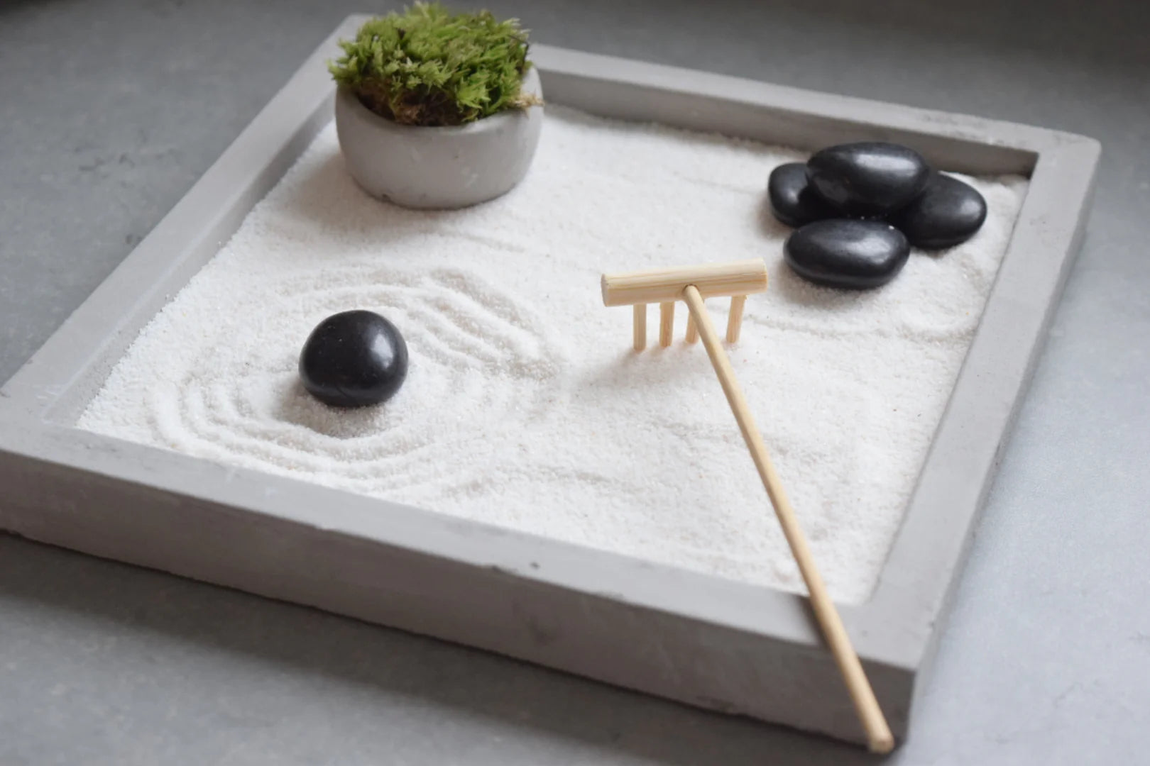 VELORA Desk Zen Garden